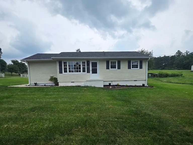 3821 State Highway 66 S — Photo 1
