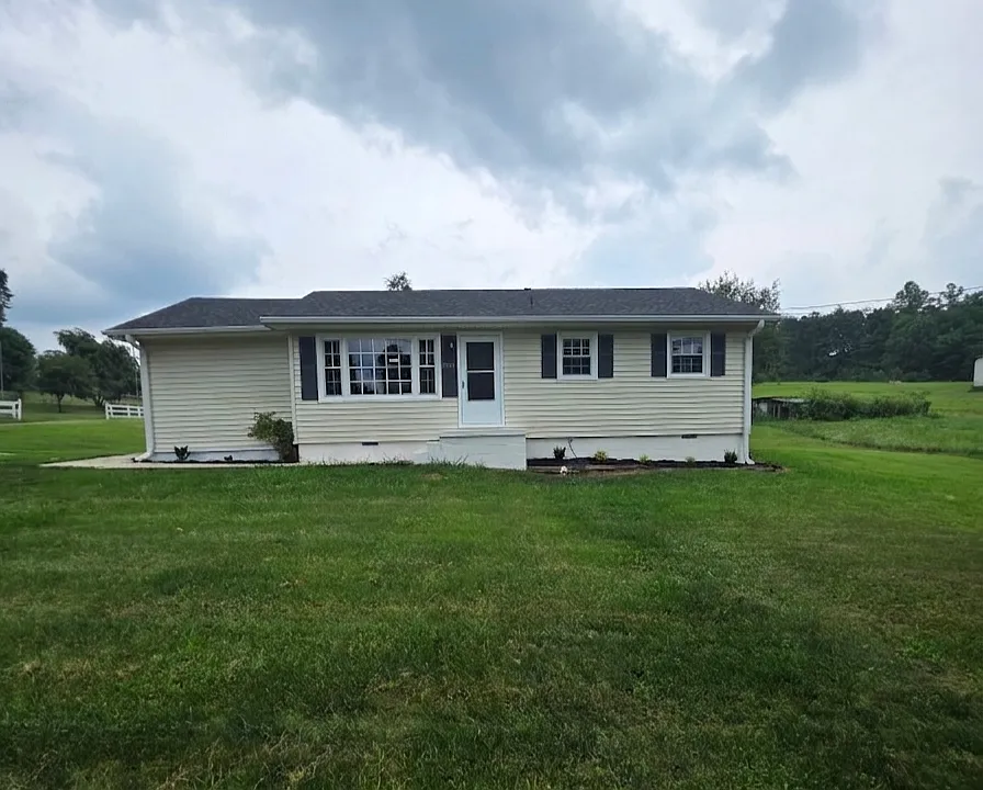 3821 State Highway 66 S