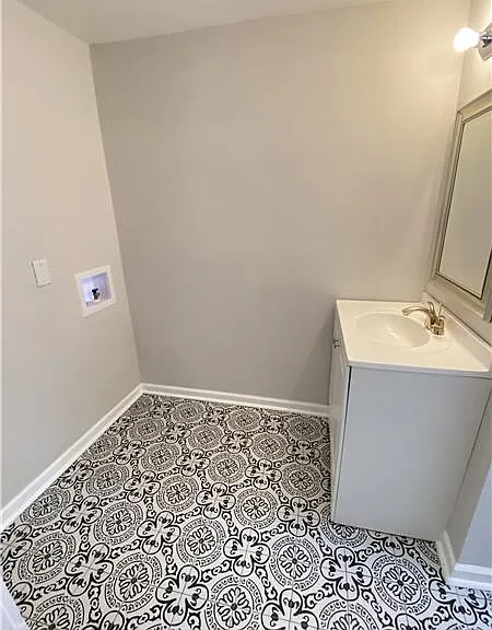 1611 E Henry St #1/2-A — Photo 6