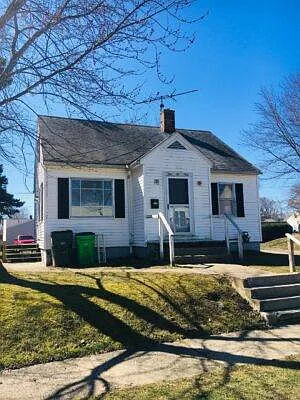 929 Devine St Photo 1