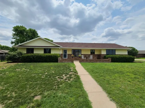 311 W Garfield St, Lindsborg, KS 67456