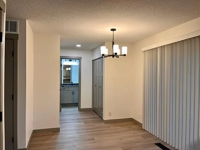 3 bed, 2.5 bath, 1404 sqft, $2,325 — Photo 3