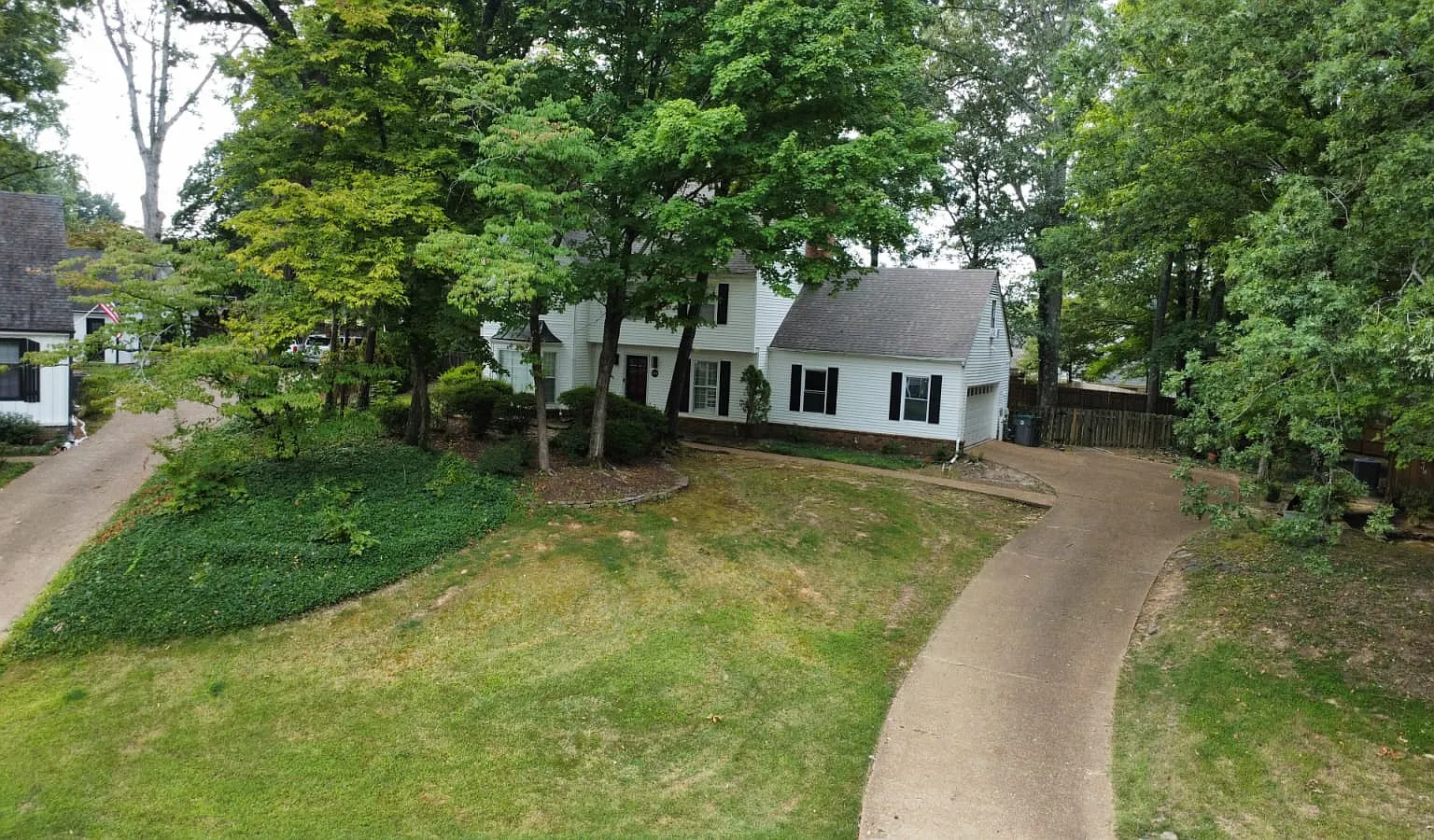 5 bed, 2.5 bath, 2509 sqft, $8,999 — Photo 4
