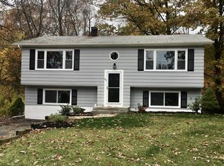 44 Robert Ln, Wappingers Falls, NY 12590