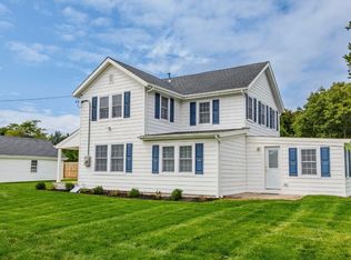 12 Pleasant Ave, Westhampton, NY 11977