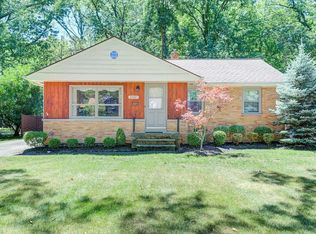 24407 E Oakland Rd, Bay Village, OH 44140