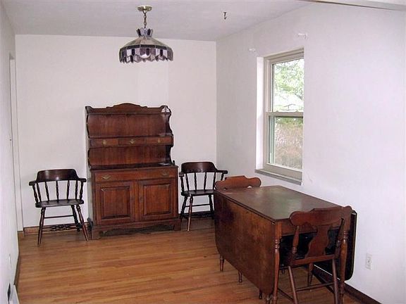 3rd image of 517 Savoy Ave