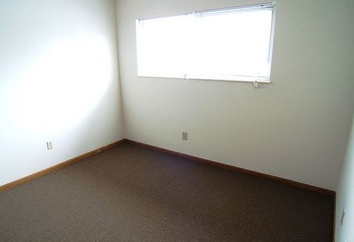 3rd image of 1170 Franklin Ave APT 08