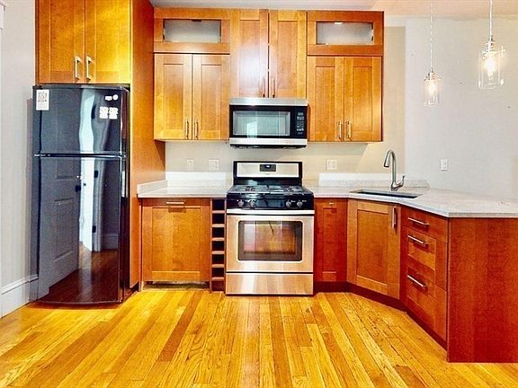 4th image of 175 Princeton St