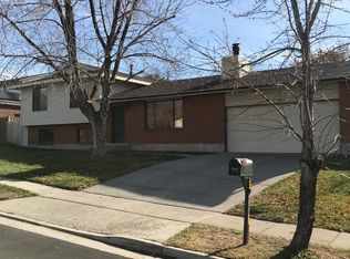 1796 E Glider Ln, Sandy, UT 84093