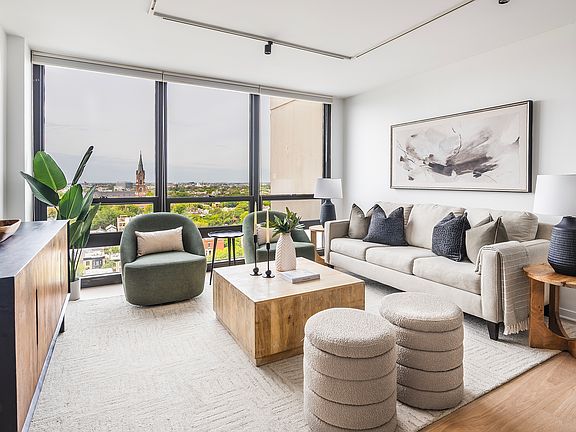 4th image of 1636 N Wells St APT 1606