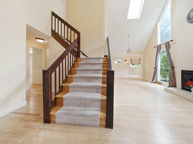 7 Sherborne Cir — Photo 16