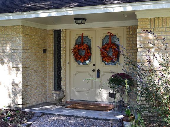 2nd image of 3419 Cave Springs Dr