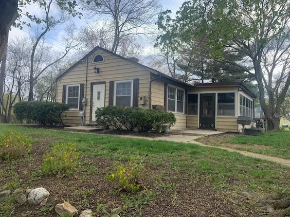 401 Lincoln Ave, Ingleside, IL 60041