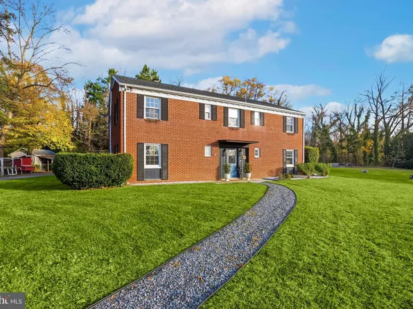 30 Highland Dr, Millersville, MD 21108