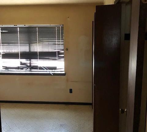 5th image of 11917 Grand Ave NE