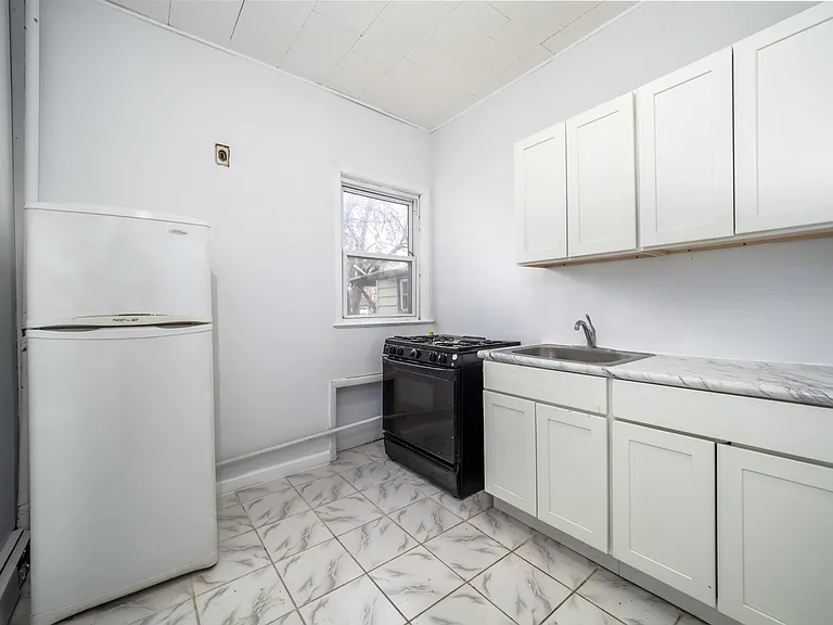 83 Jordan Ave #1 — Photo 4