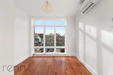 Rented by Rennit Inc.