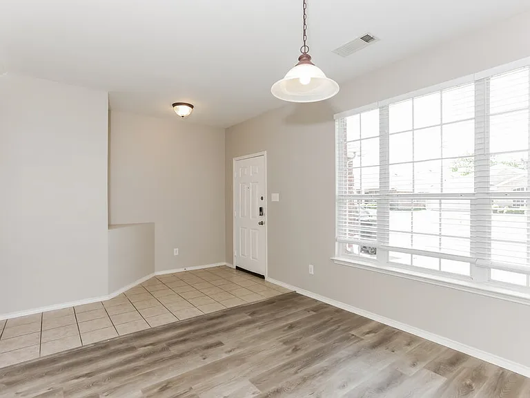 7633 Hollow Forest Dr — Photo 6