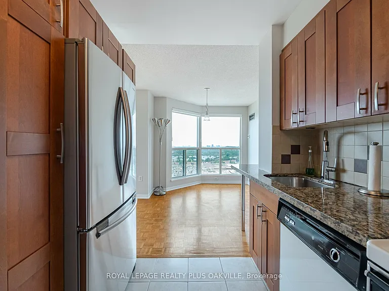 2177 Burnhamthorpe Rd W #1810 — Photo 12