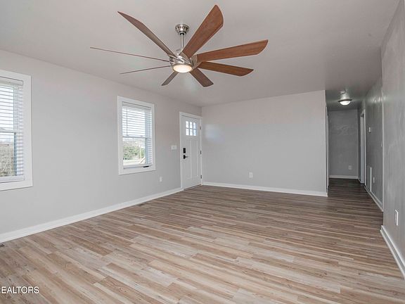 4th image of 7167 Cedar Hill Rd