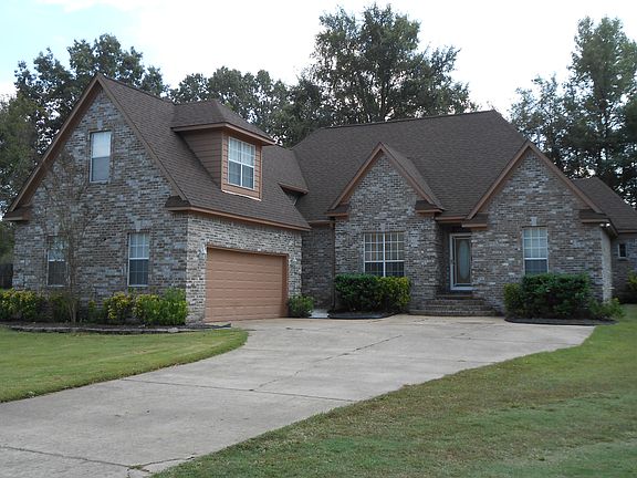 2nd image of 1575 Ivy Dr