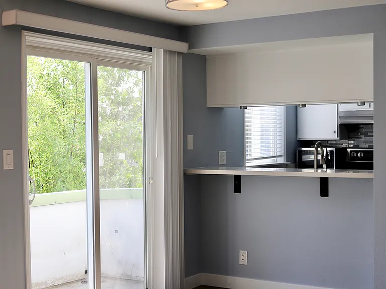 1515 E Union St #304 — Photo 13
