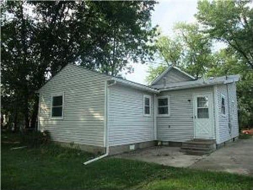2nd image of 3531 Park St
