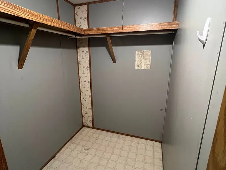 103 Thompson Rd — Photo 13