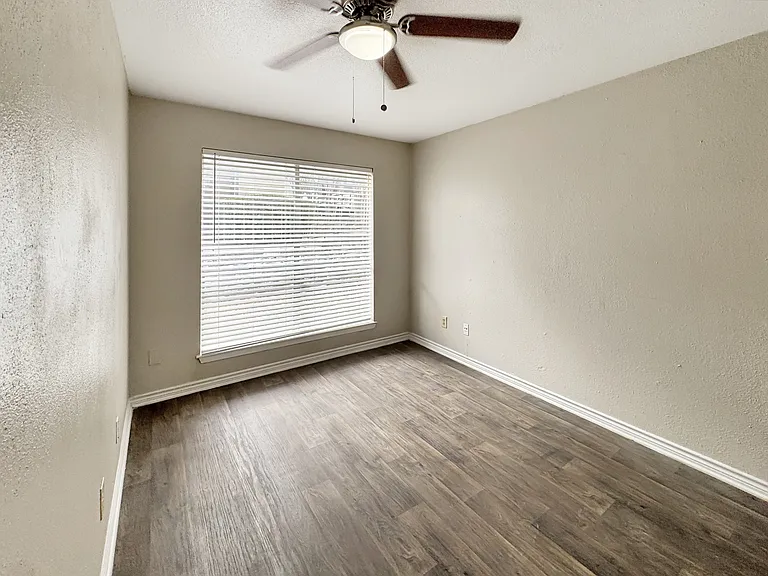 Sierra Ranch Apartments — Photo 9