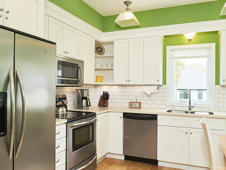 2059 Lake St — Photo 7