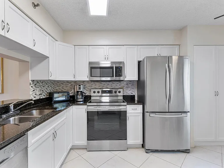 7260 Kinghurst Dr #205 — Photo 6
