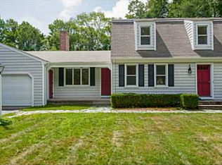 41 Big Oak Dr, North Kingstown, RI 02852
