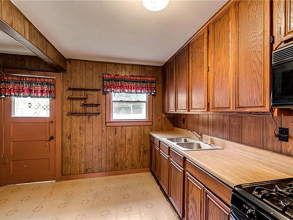 5th image of 1010 Avenue C