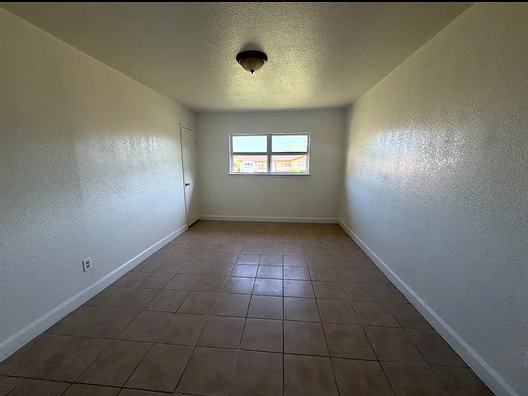 626 Edgedale Dr — Photo 20