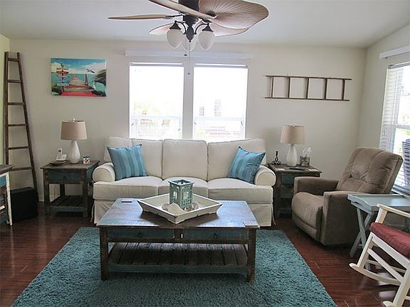 3rd image of 6030 Tierra Entrada
