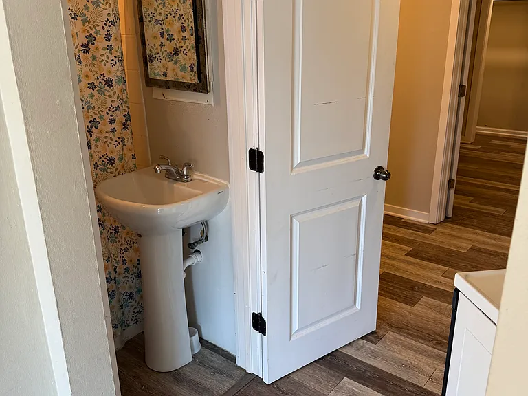 613 G Ave #1 — Photo 5