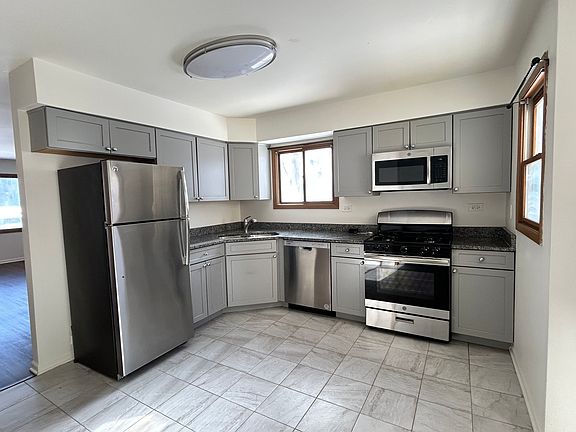 4th image of 422 Lincoln Ave APT A
