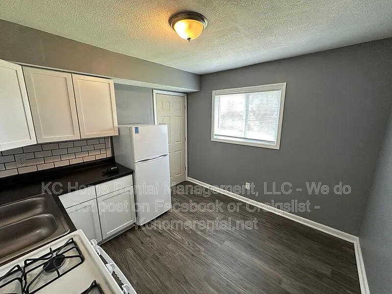 3124 N 55th St #B — Photo 7