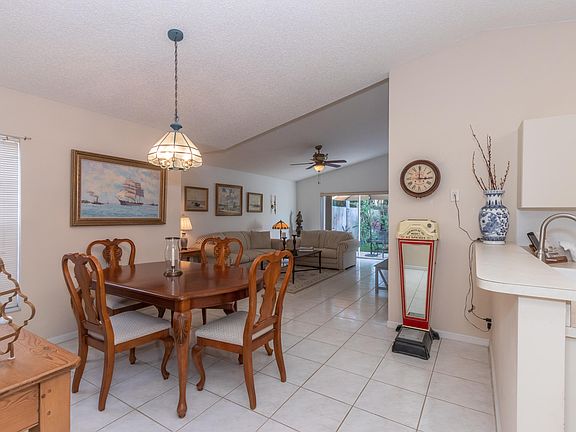 5th image of 8029 Stirrup Cay Court