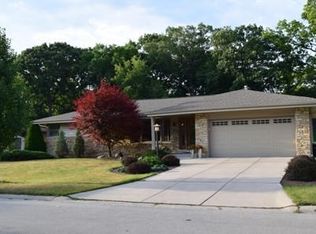 5325 Radcliff Dr, Greendale, WI 53129