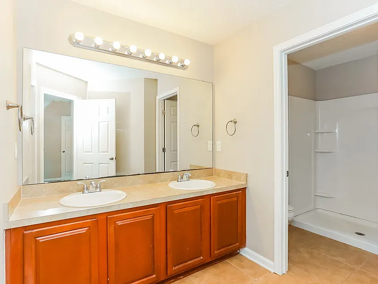 6177 Casterbridge Rd — Photo 12