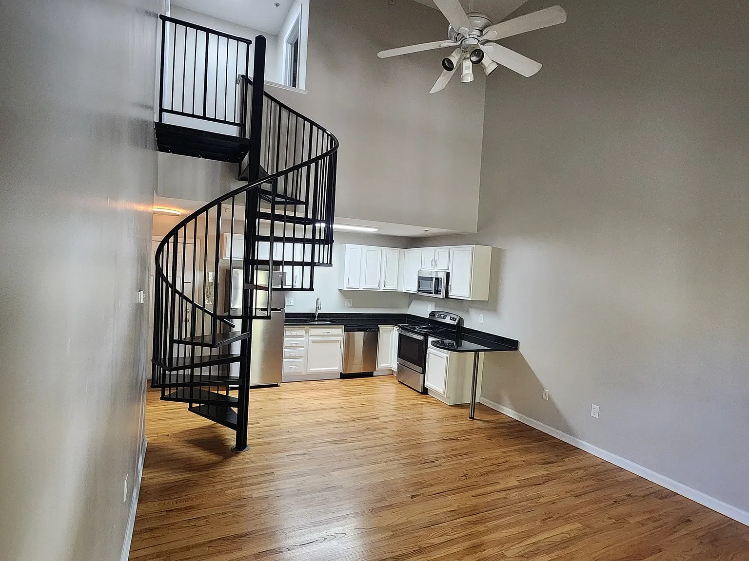 670 Boston Post Rd — Photo 2