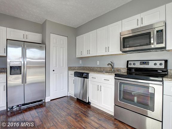 4th image of 6 Sylvan Park Ct
