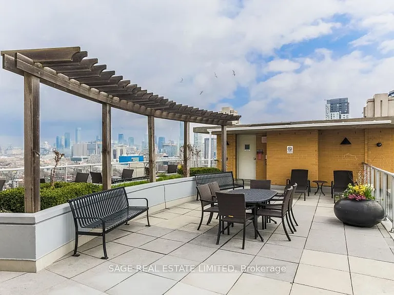 438 Richmond St W #910 — Photo 38