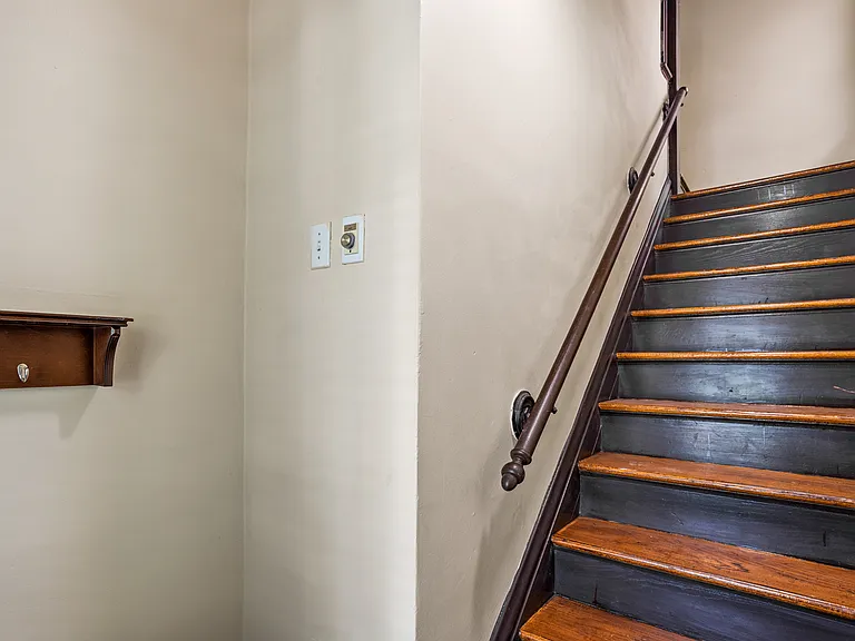 6026-28 Pershing Ave #6028 — Photo 2