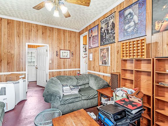 3rd image of 1105 Southbury Ave