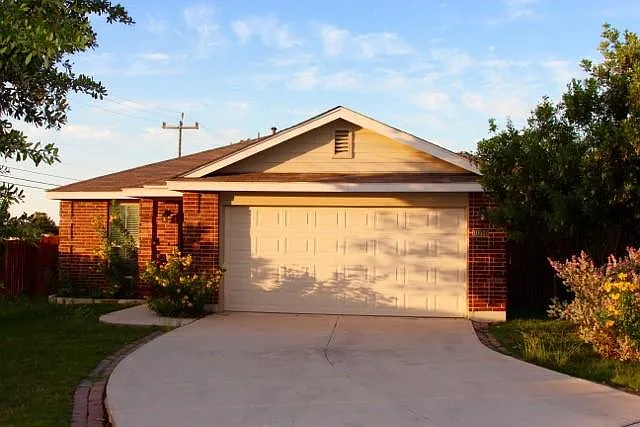10531 Marengo Ln — Photo 1