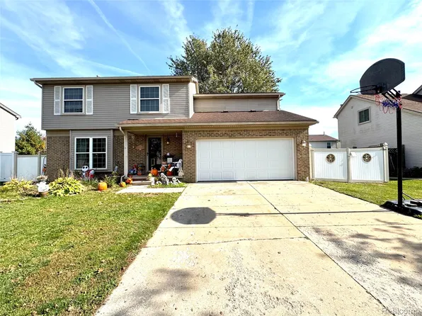 5365 Barbara Ave, Trenton, MI 48183