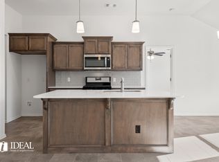 806 Mossy Rd, Norman, OK 73069